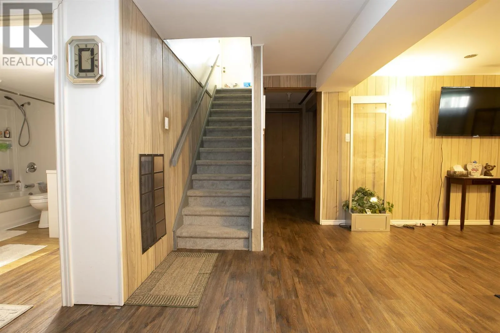380 Seventh AVE