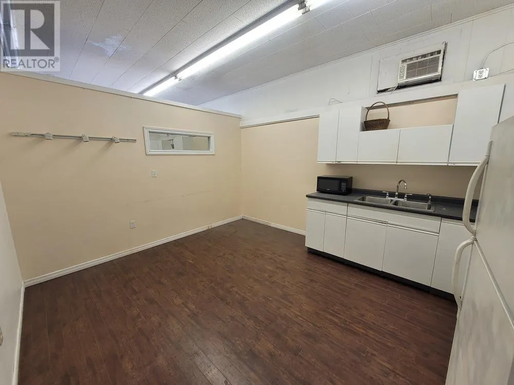 331 Wellington ST W