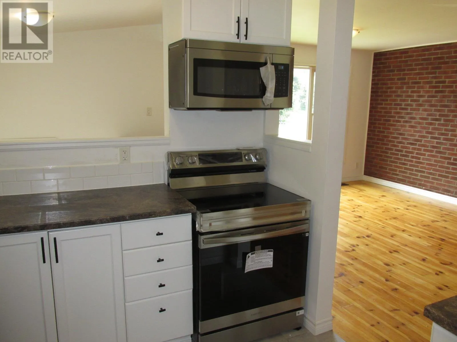36A Valley CRES