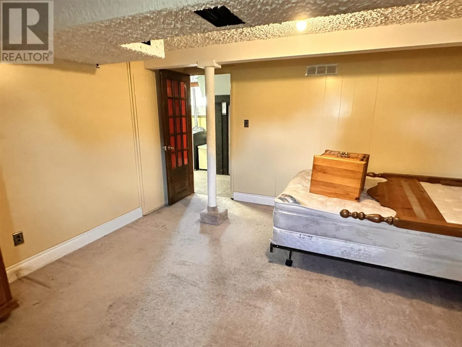 60 Central AVE