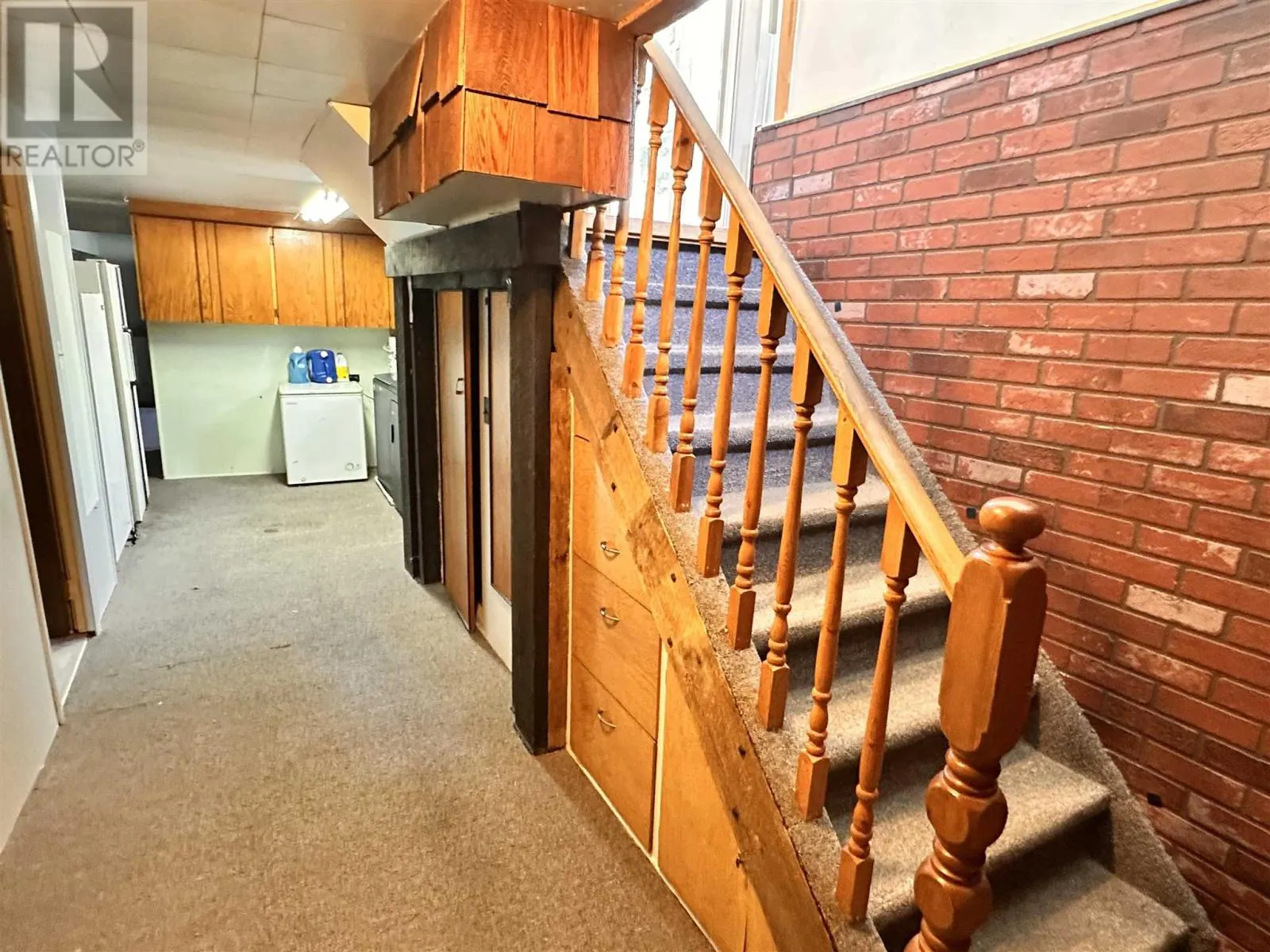 60 Central AVE