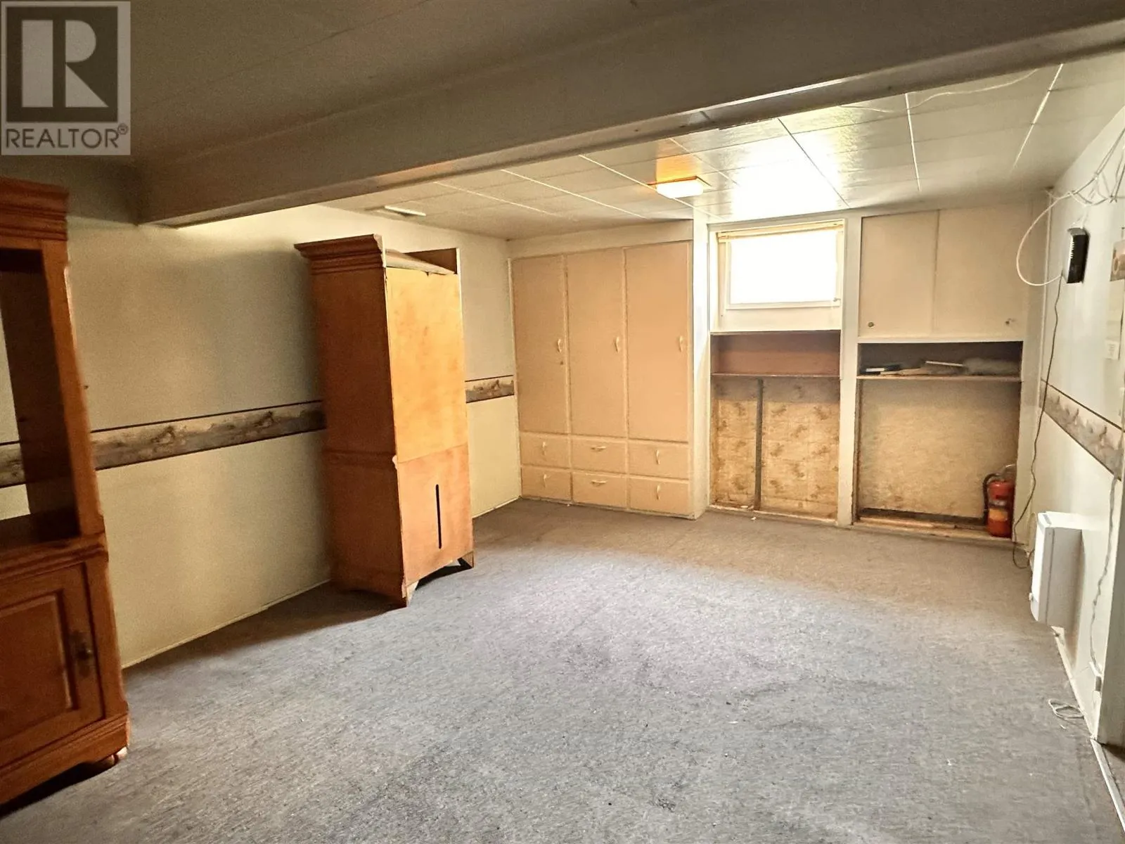 60 Central AVE