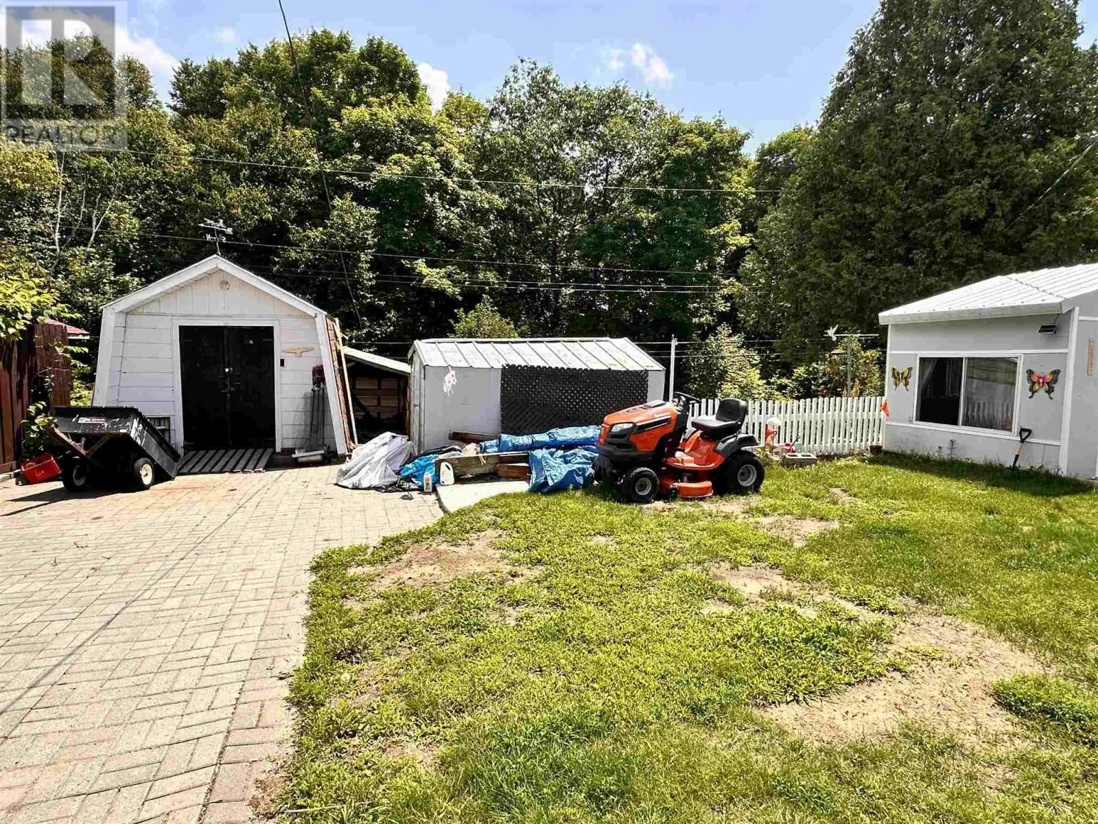 60 Central AVE