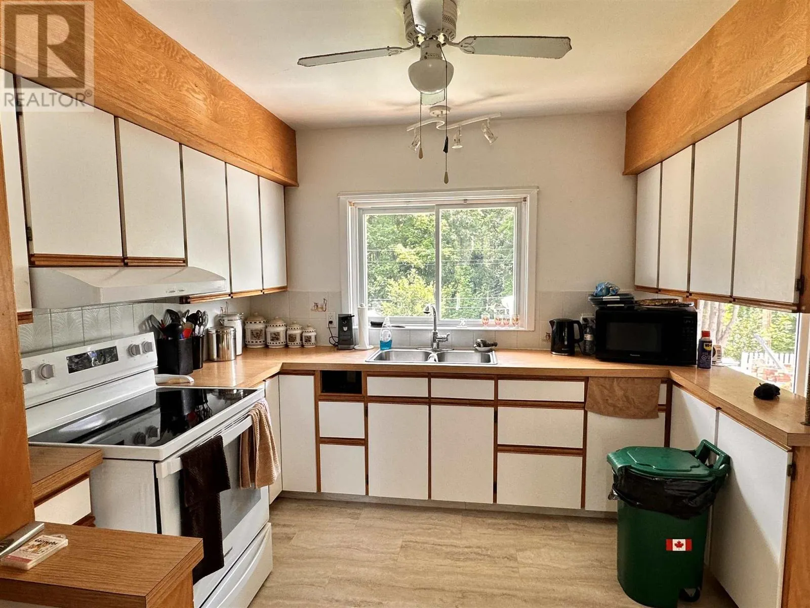 60 Central AVE