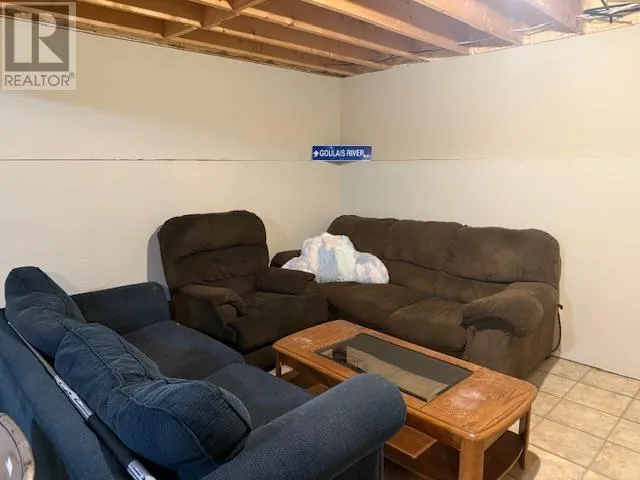591 Highway 552 E