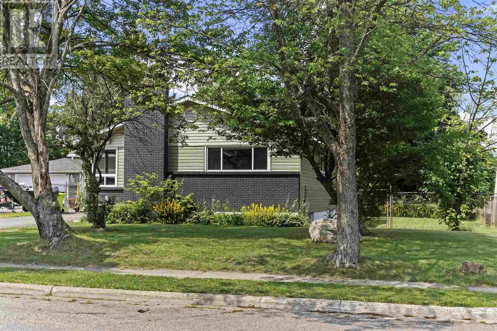 61 Cartier ST