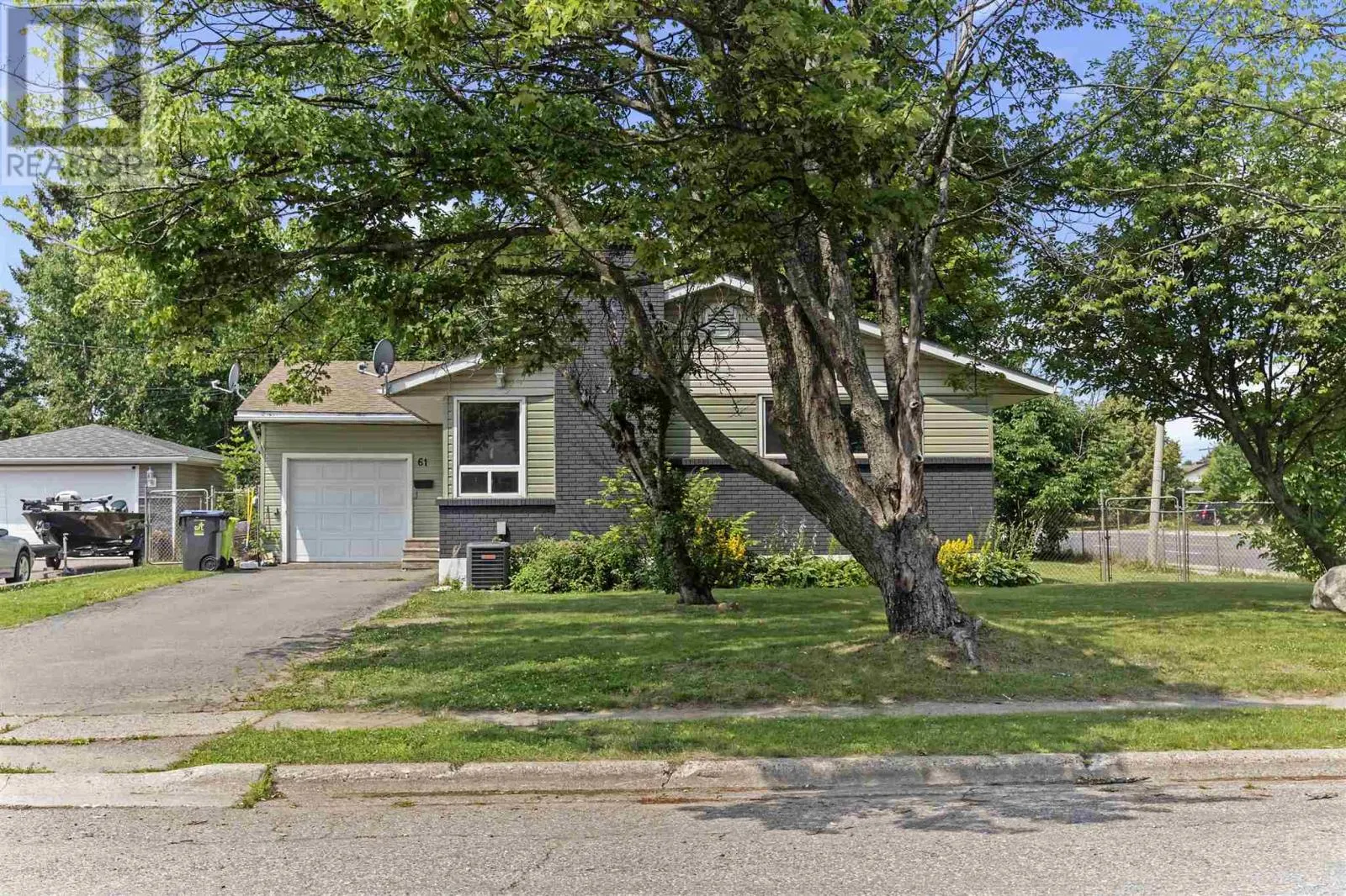 61 Cartier ST