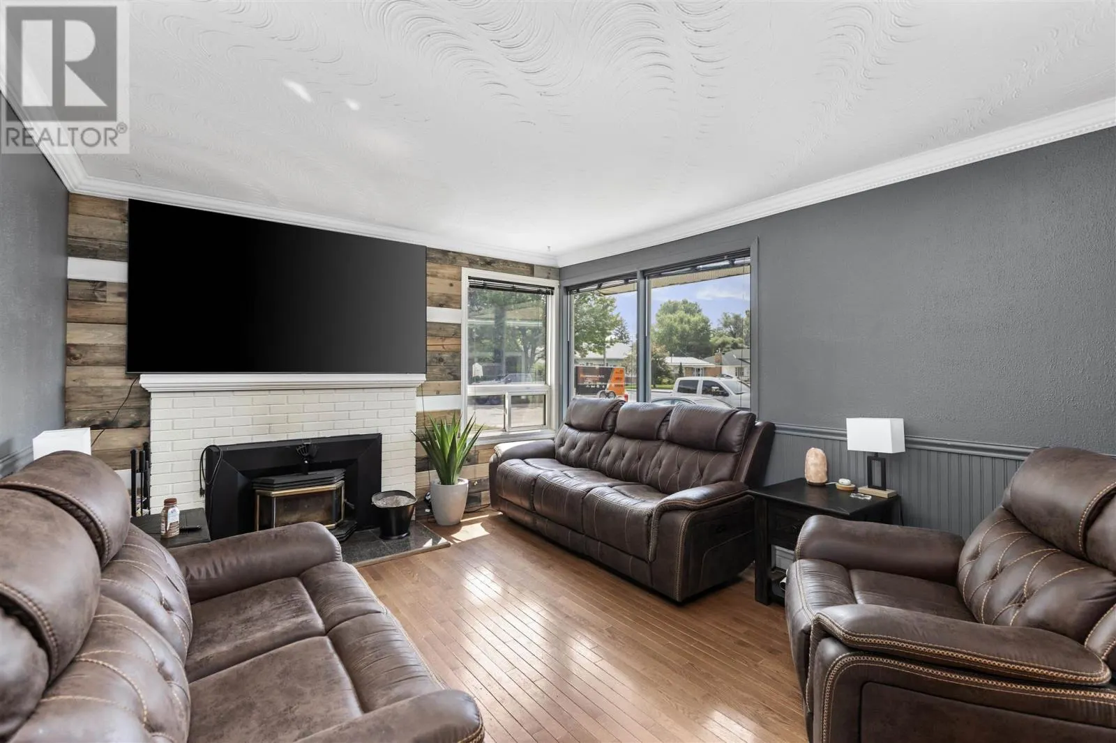 61 Cartier ST