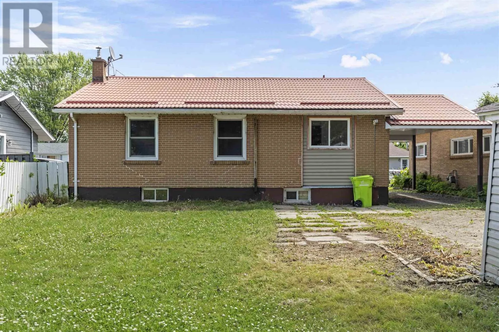 253 Lake ST