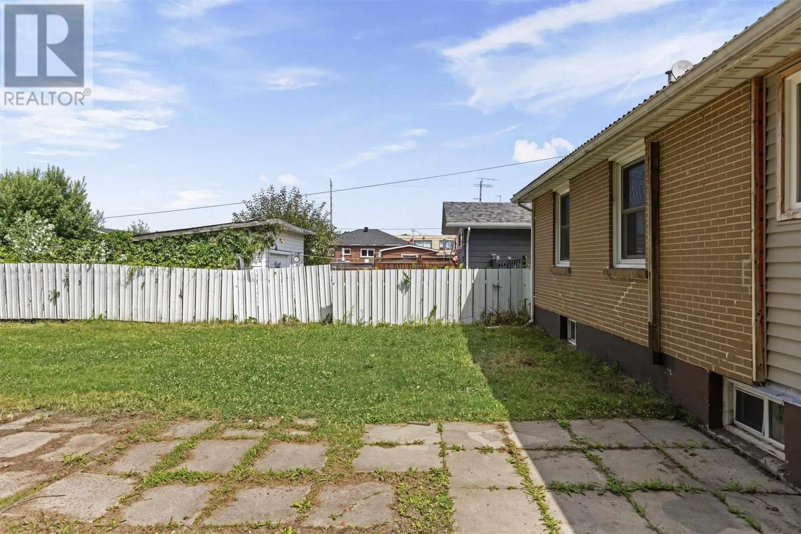 253 Lake ST