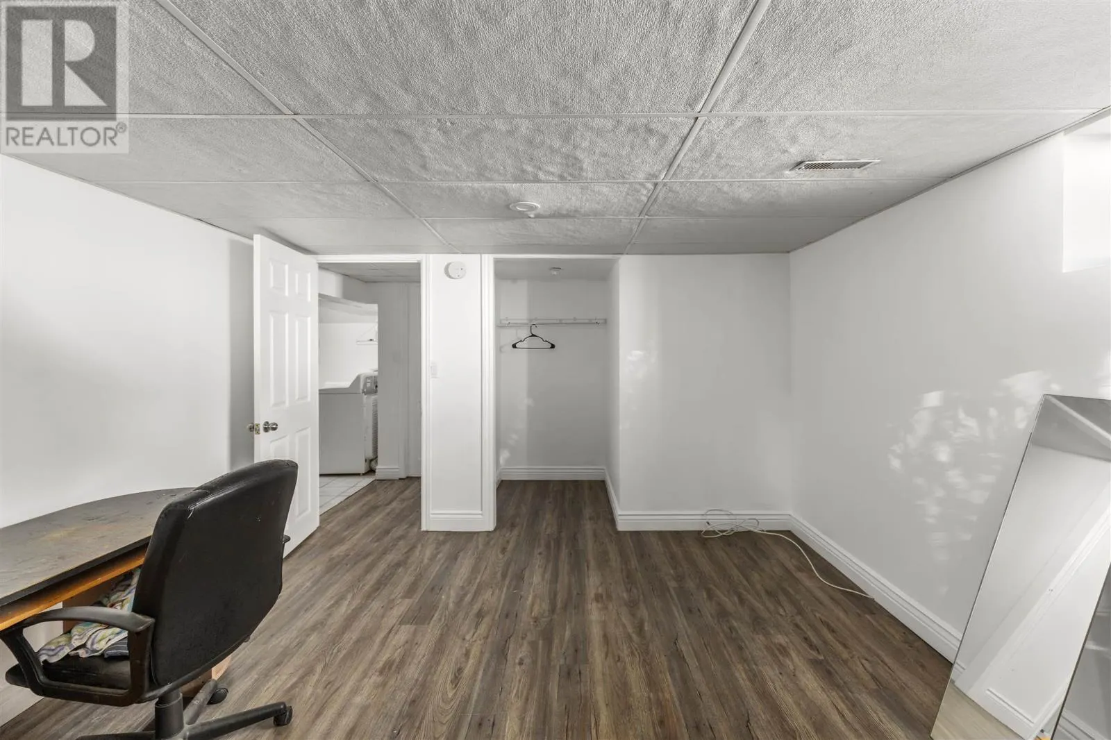 253 Lake ST