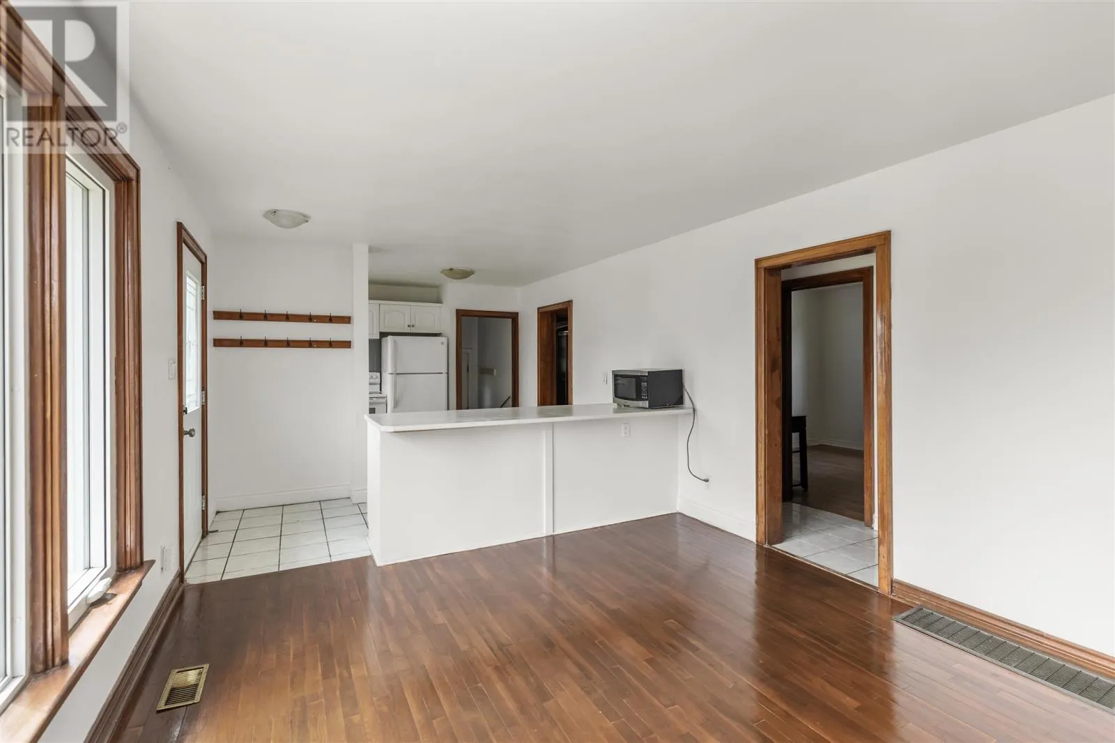 253 Lake ST
