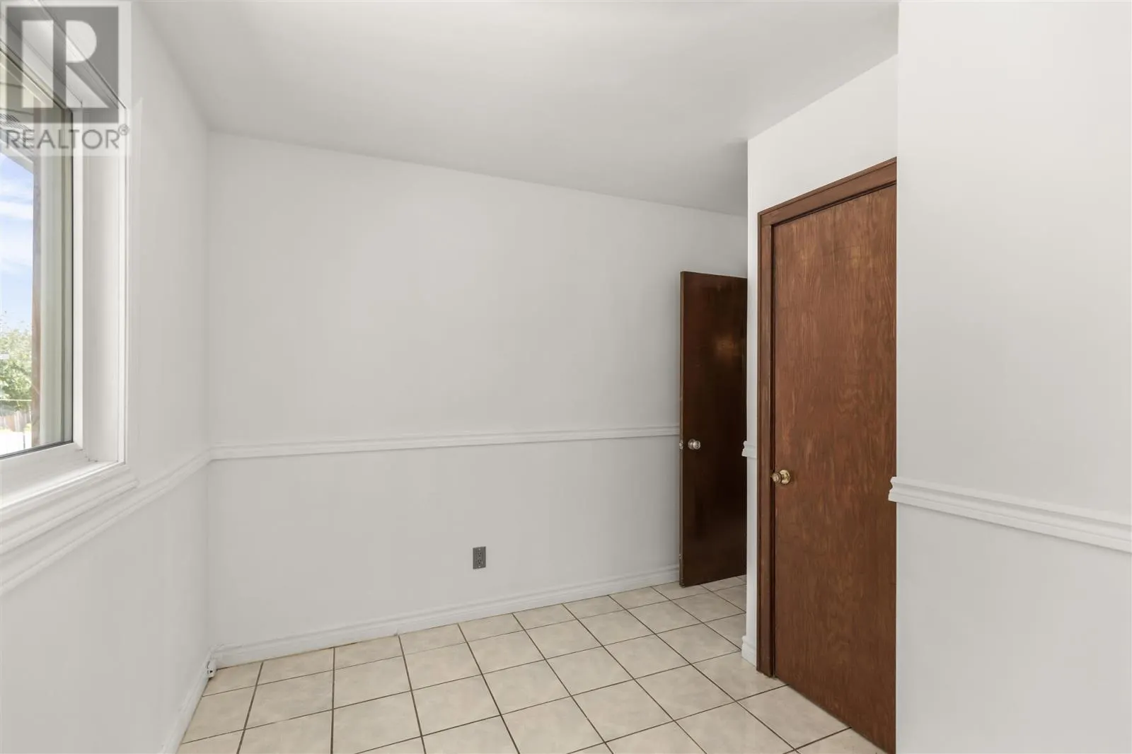 253 Lake ST