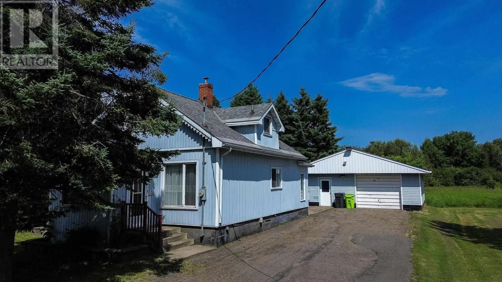 384 Laurier AVE