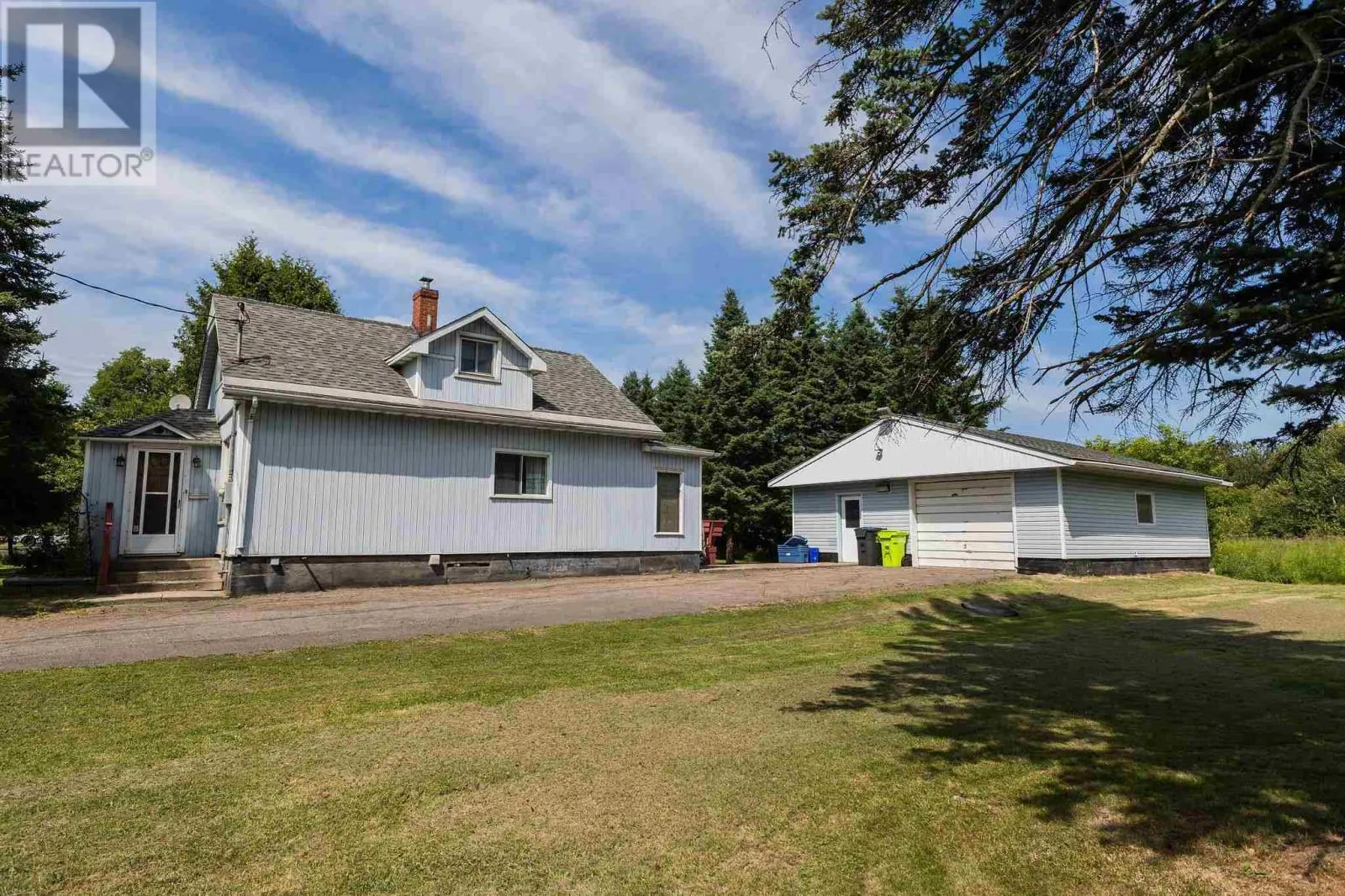 384 Laurier AVE