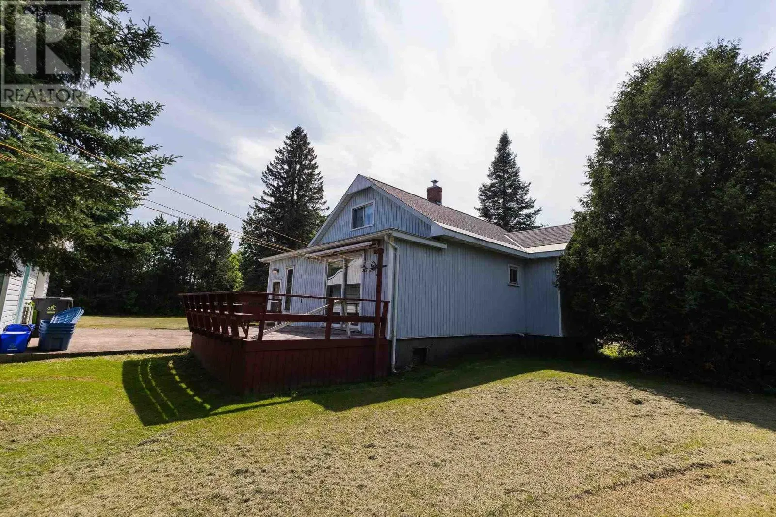 384 Laurier AVE