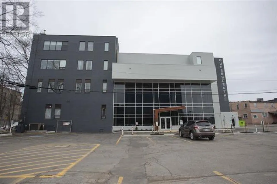 477 Queen ST E # 202