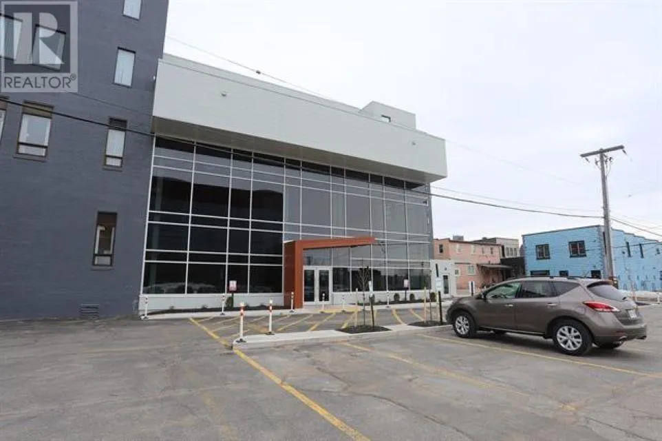 477 Queen ST E # 202