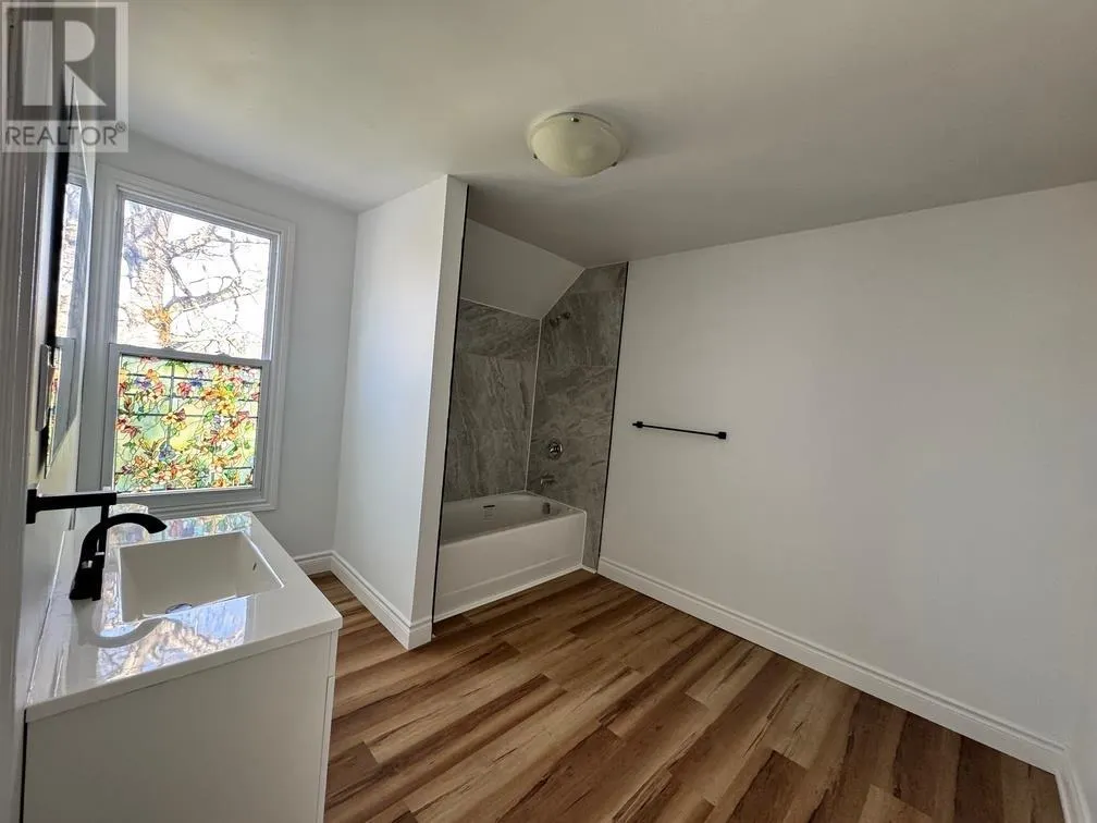 29 Alberta AVE