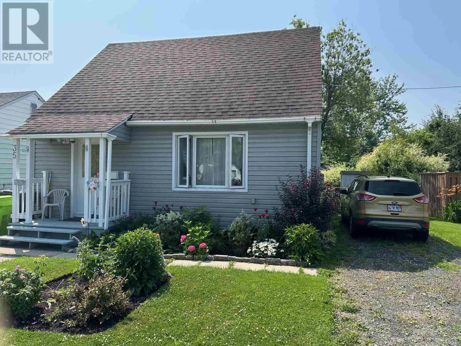 35 Montgomery AVE