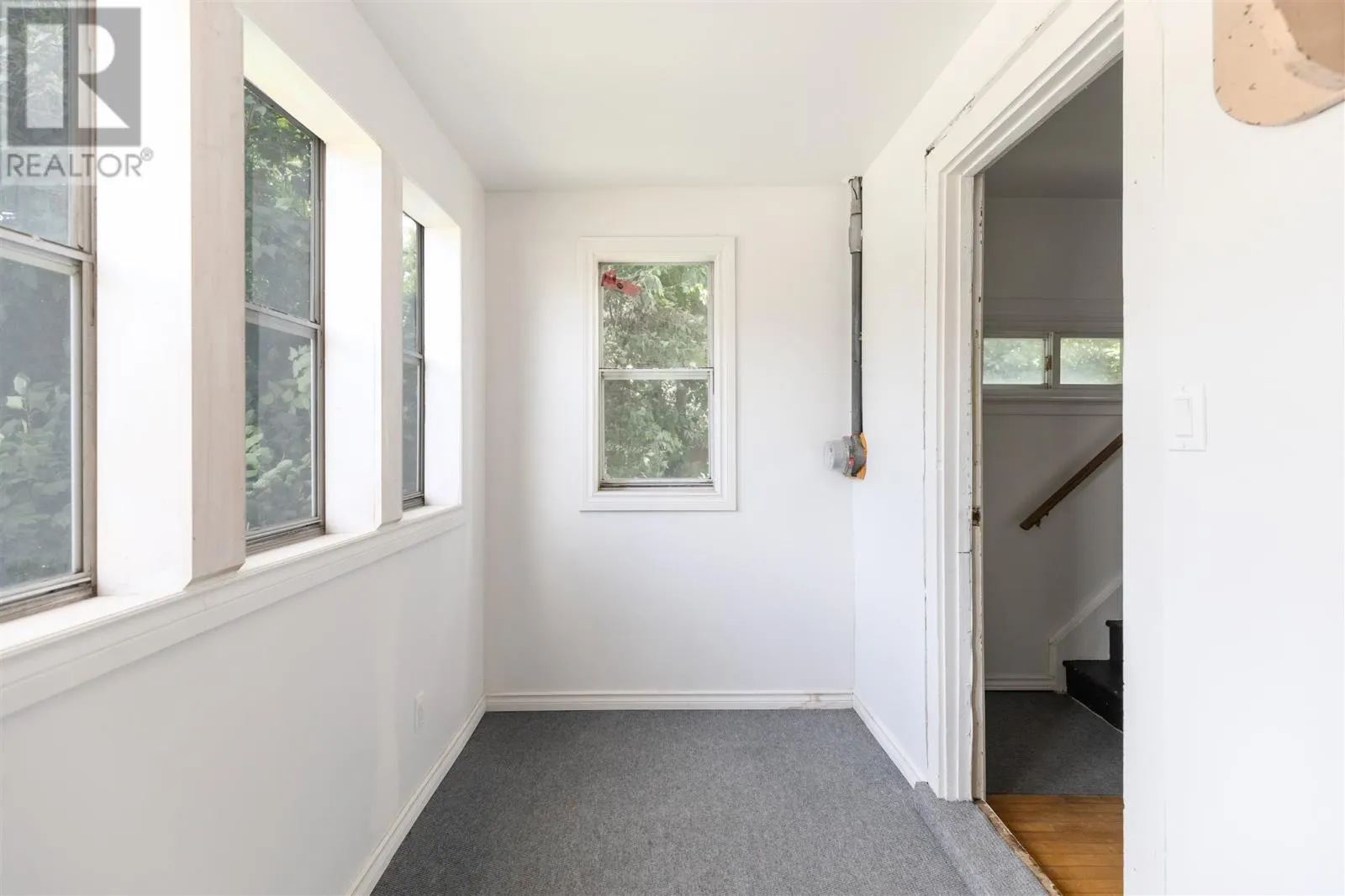 285 Douglas ST