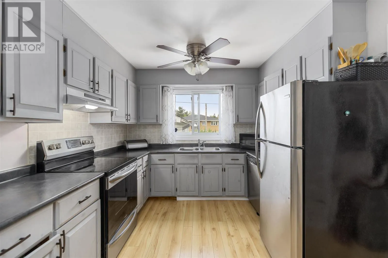 137 Prentice AVE