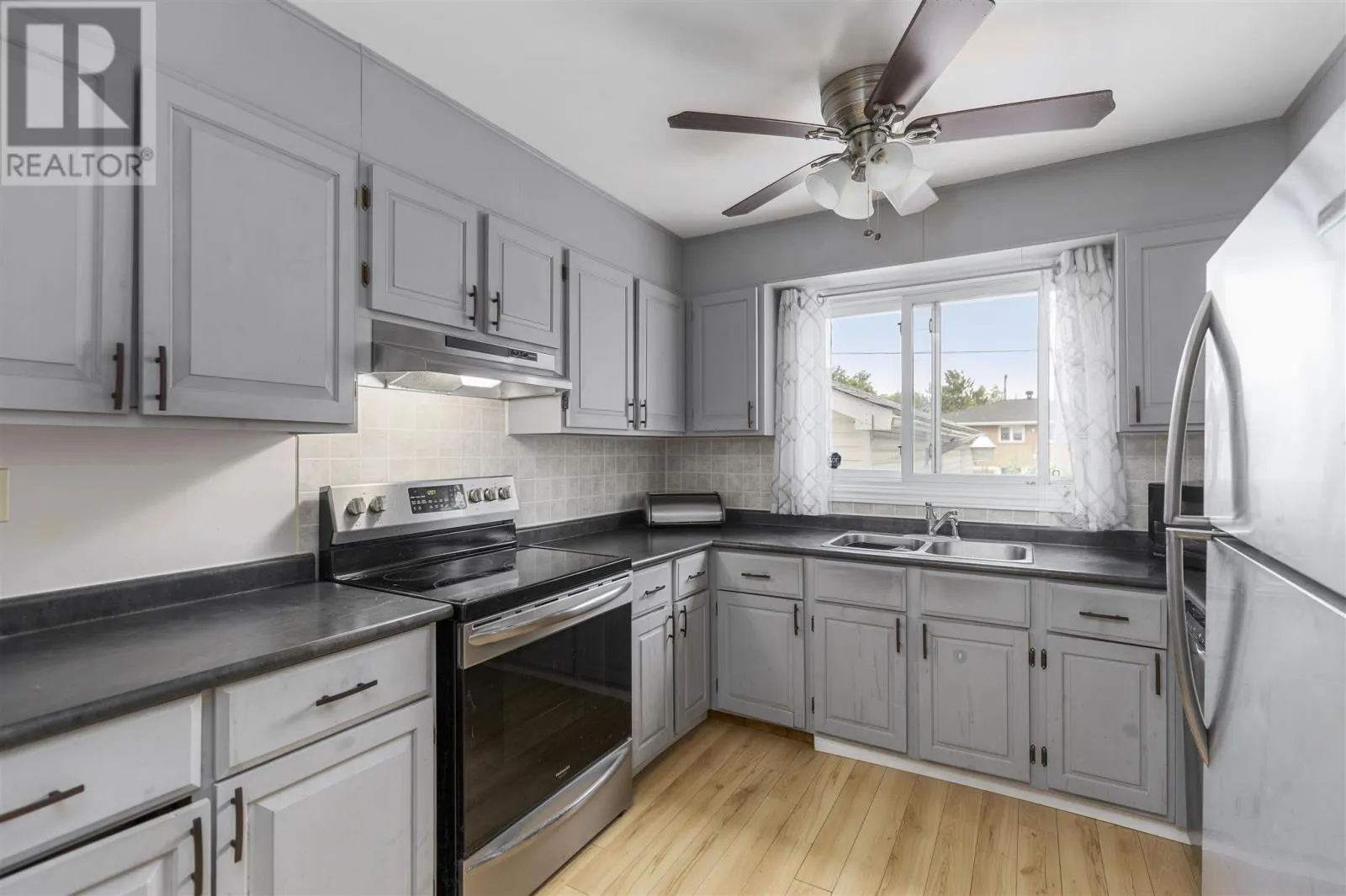 137 Prentice AVE