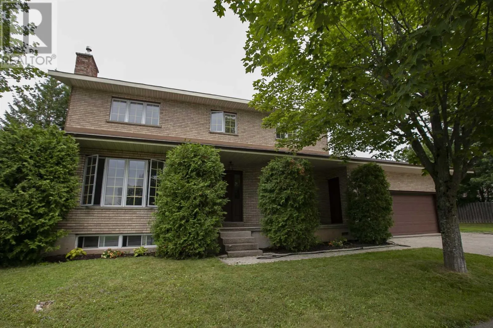 46 Mary AVE