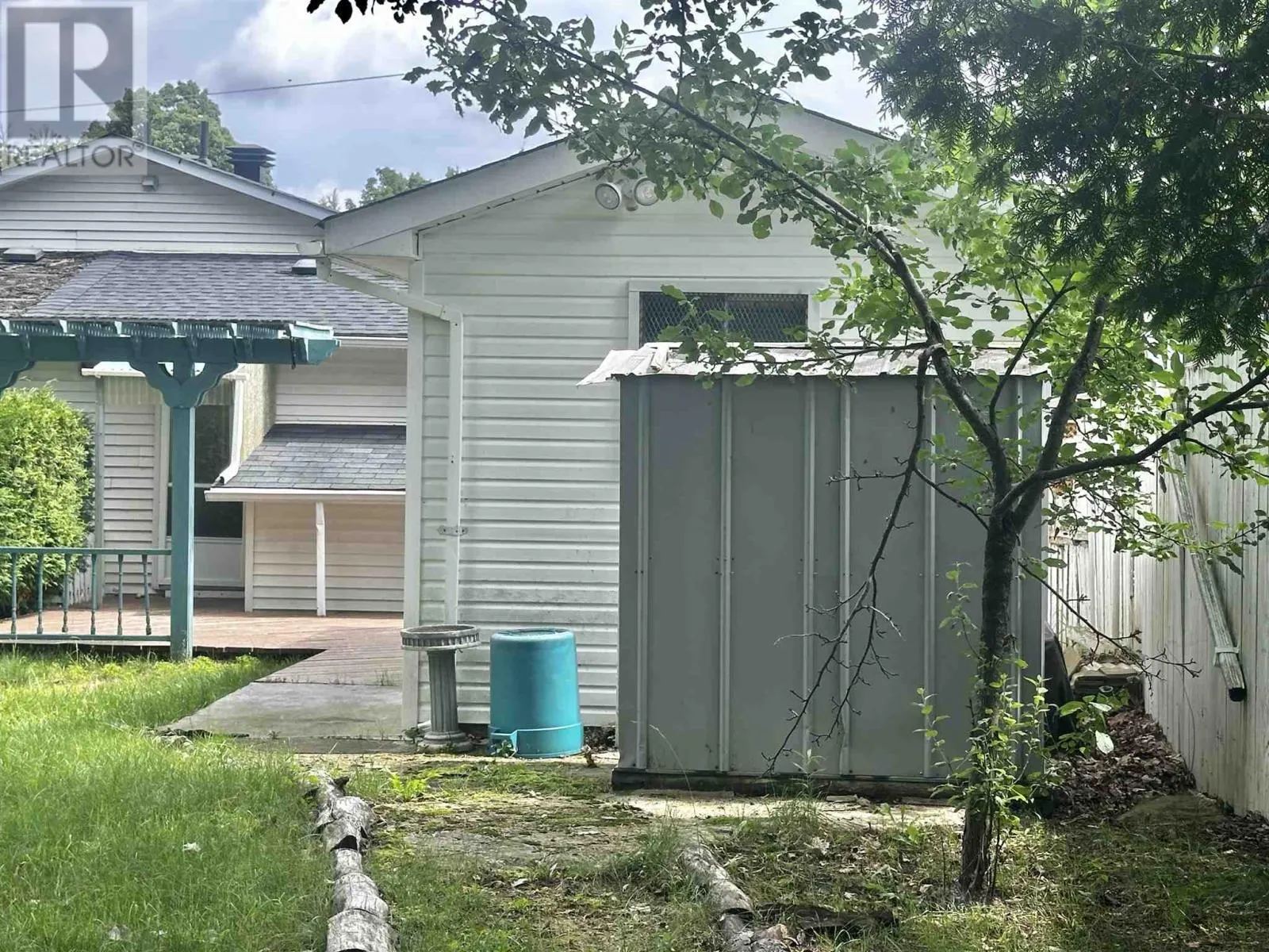 71 Lawrence AVE