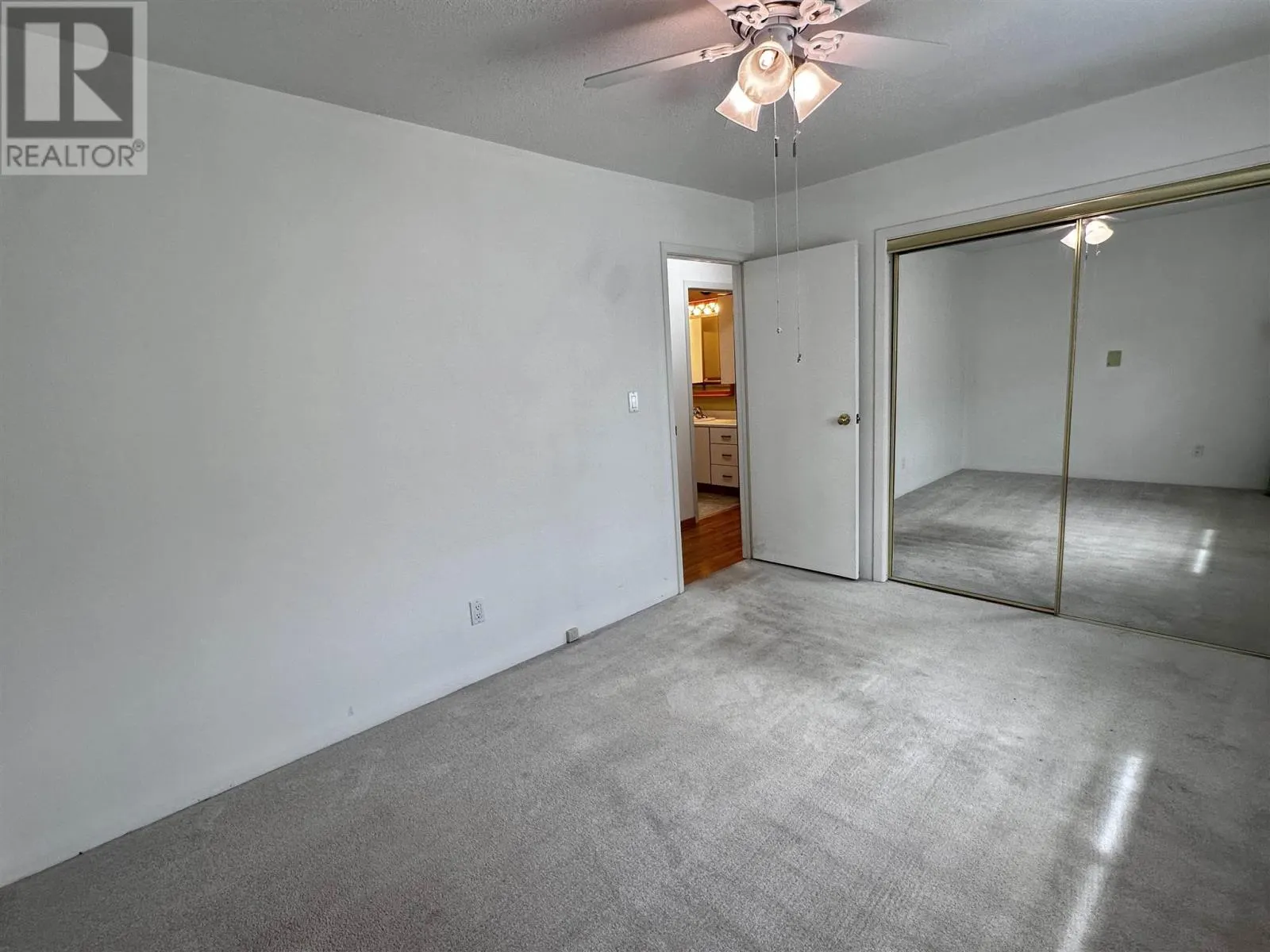 71 Lawrence AVE