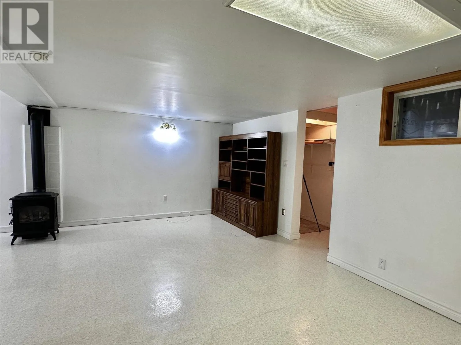 71 Lawrence AVE