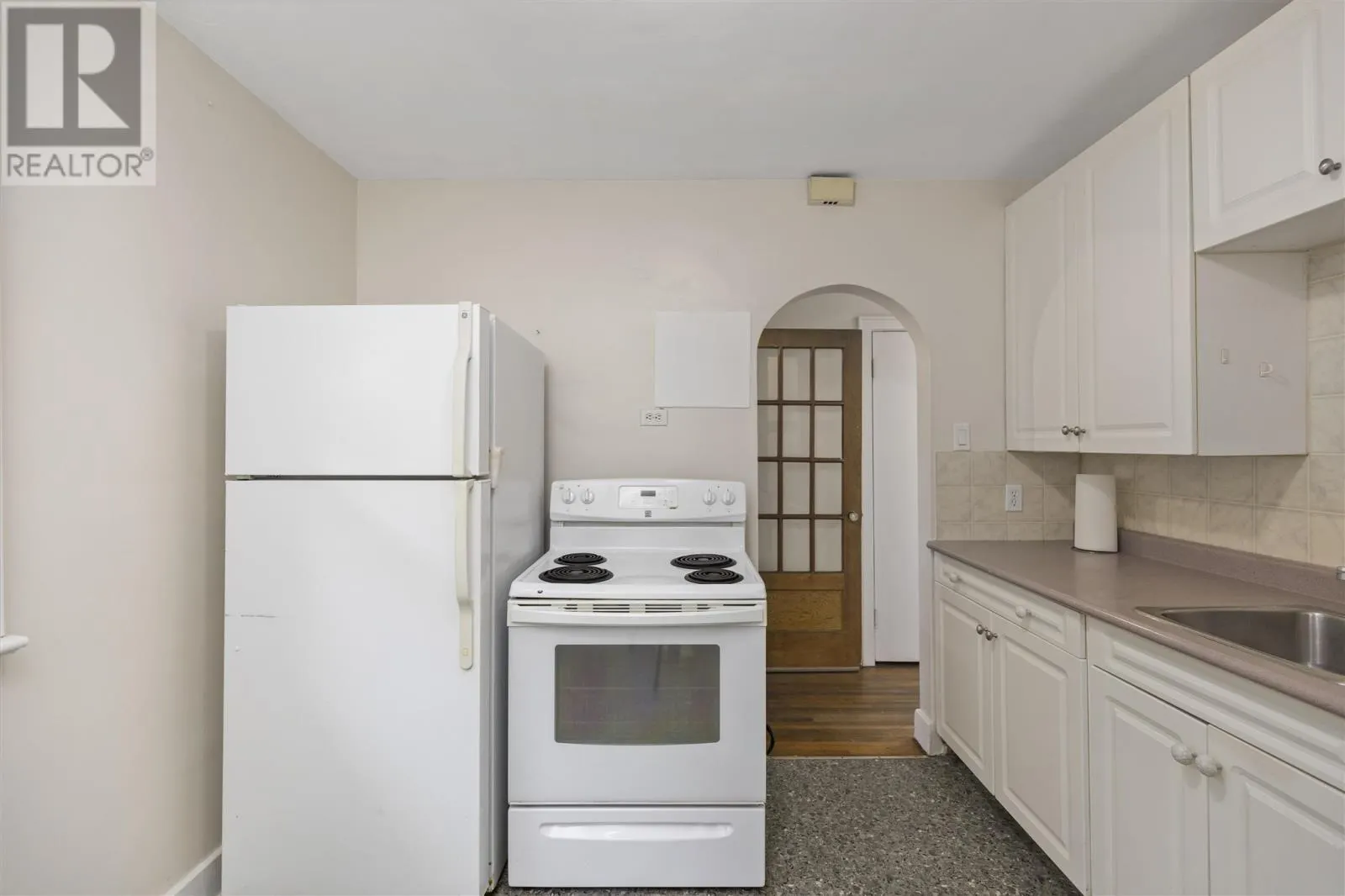 731 -733 Wellington ST E