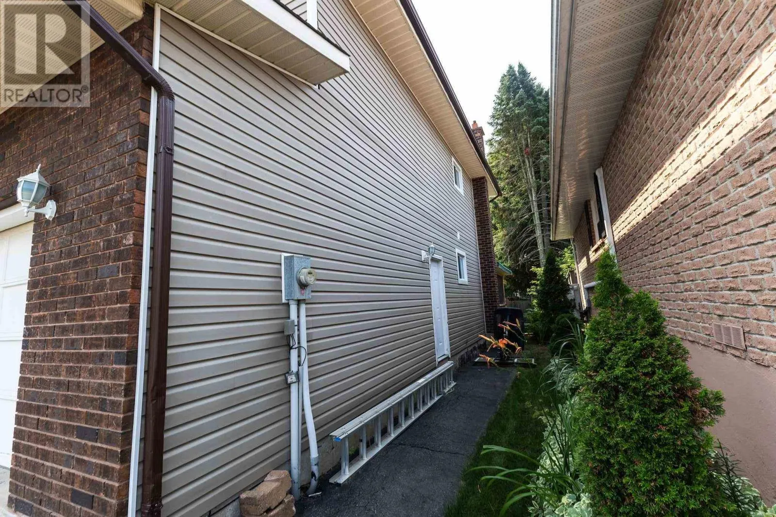 19 Sutton PL
