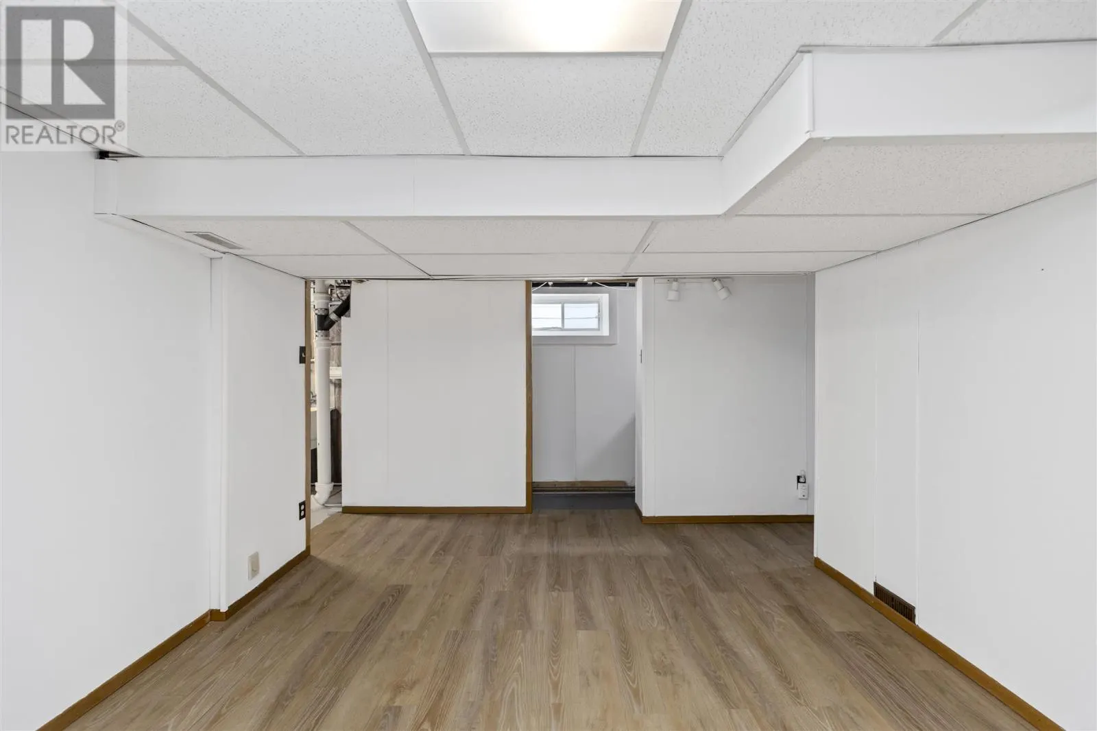 285 Third AVE