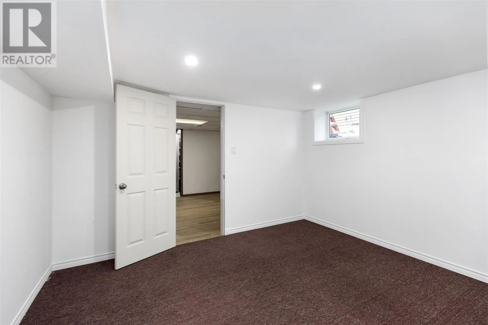 285 Third AVE