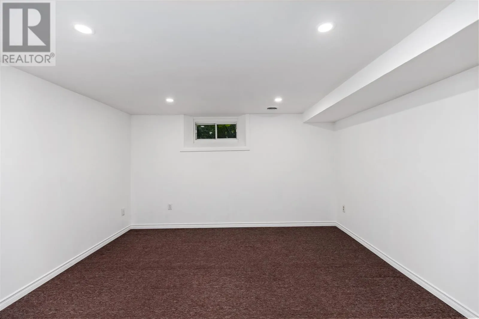 285 Third AVE