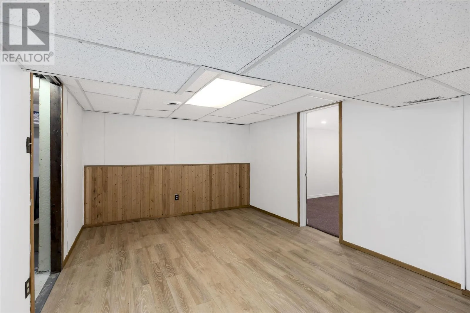 285 Third AVE