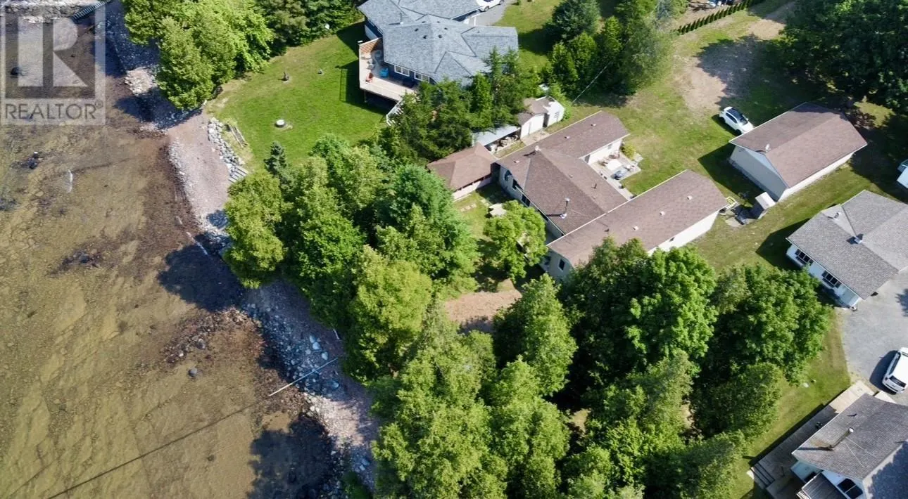 1061 Bluewater RD