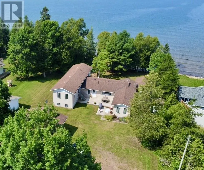 1061 Bluewater RD