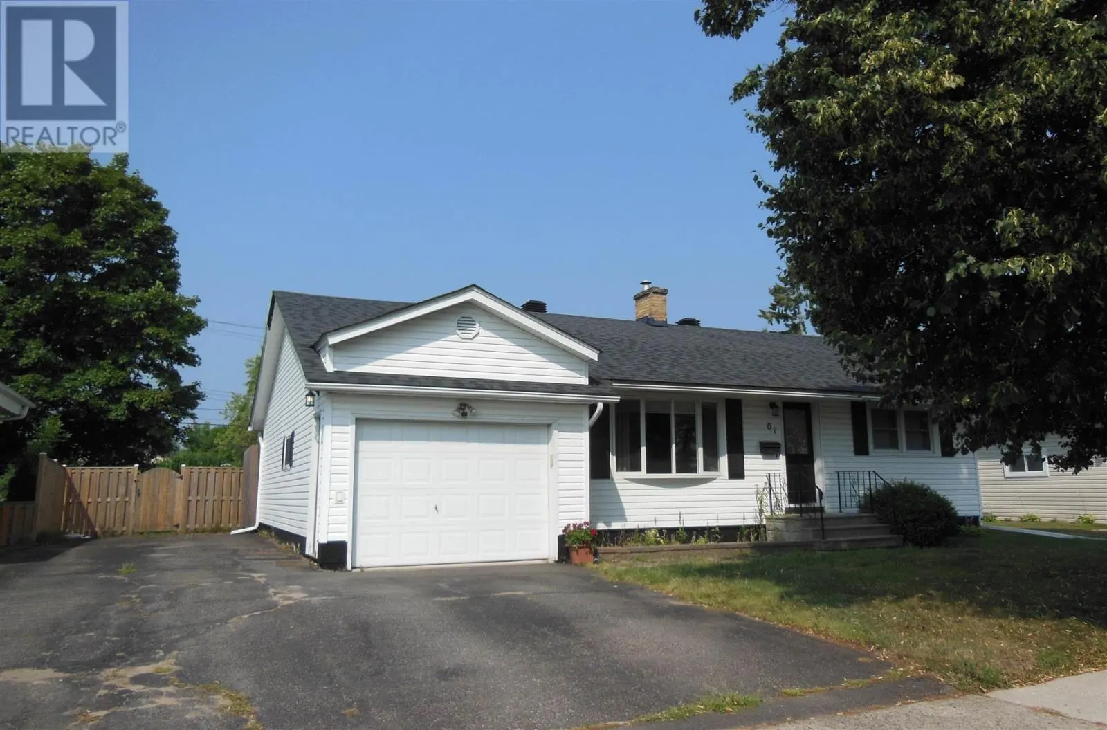61 Pageant DR