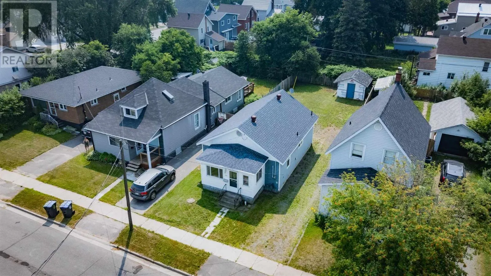 391 Douglas ST