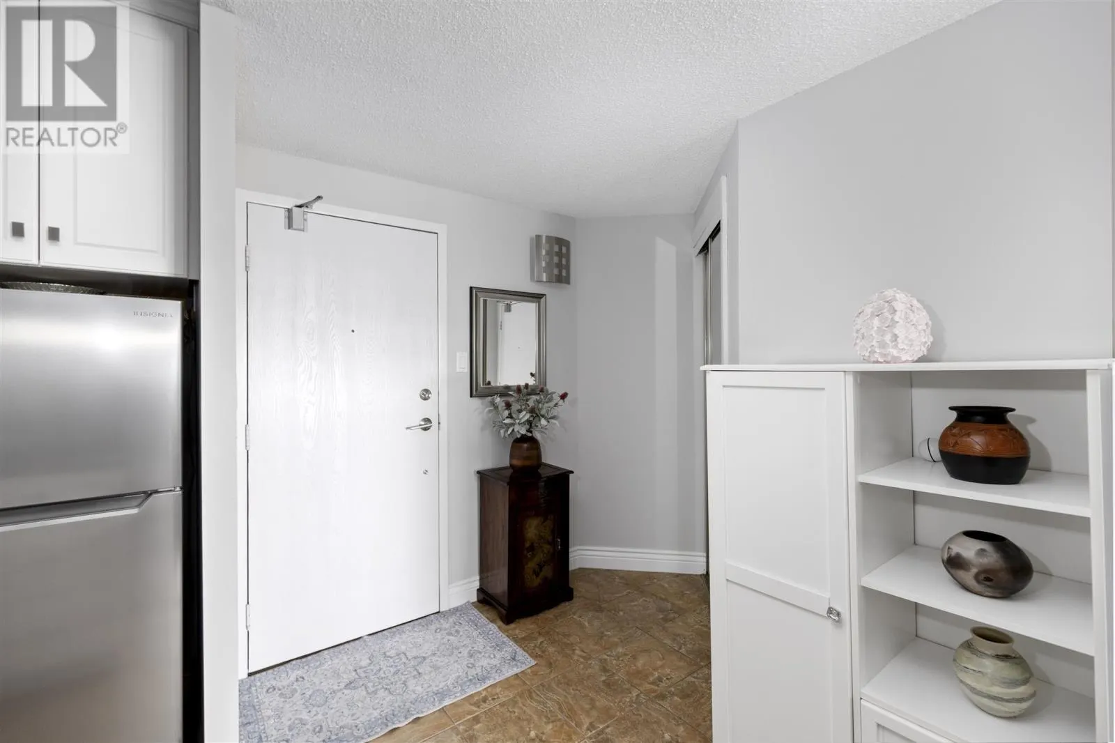 1139 Queen ST E # 902