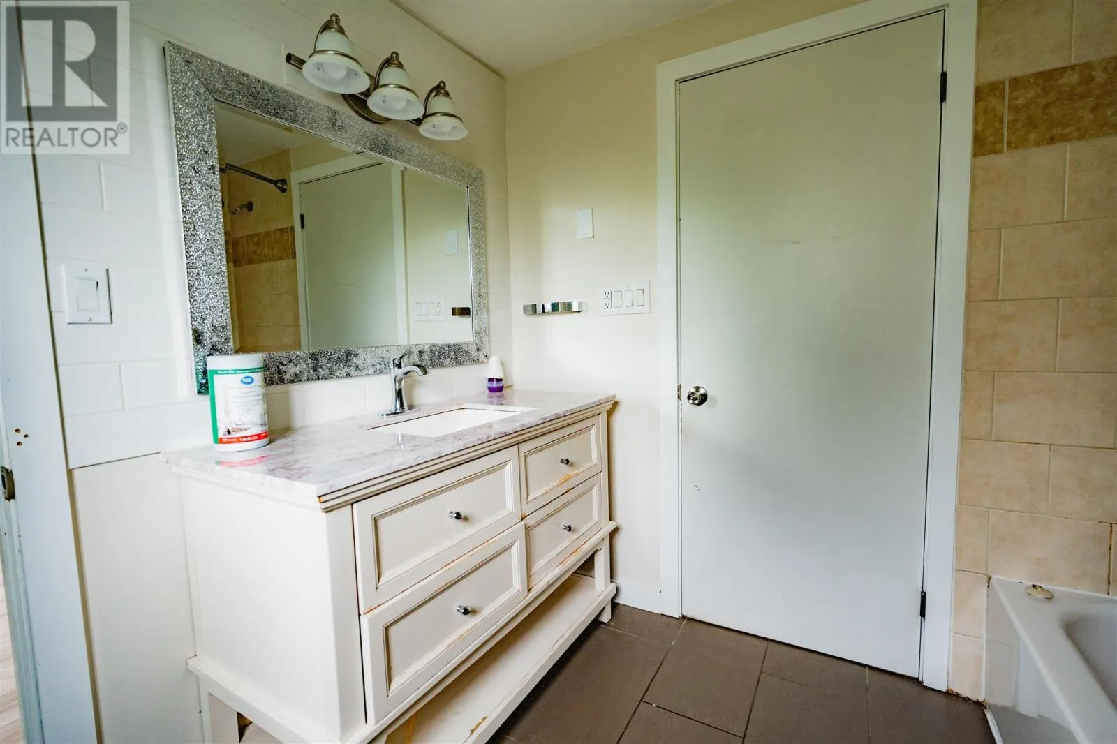 117 Plaintree DR