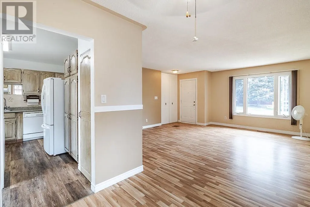 144 Chambers AVE