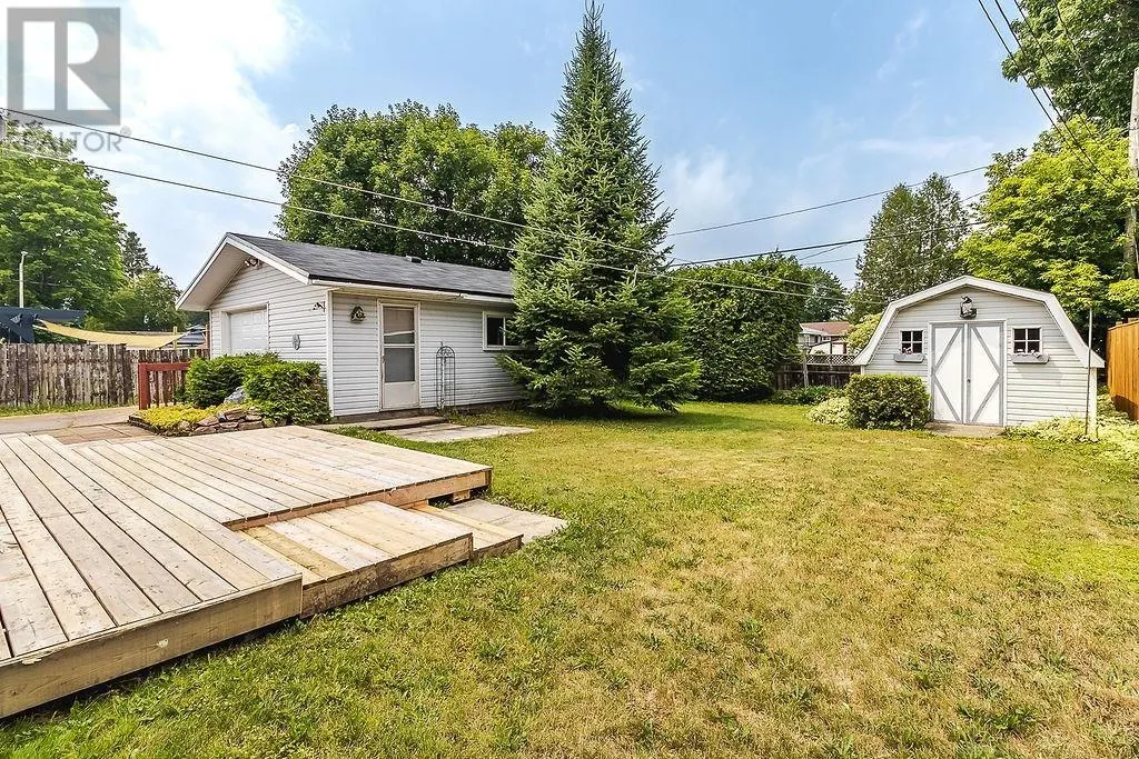 144 Chambers AVE