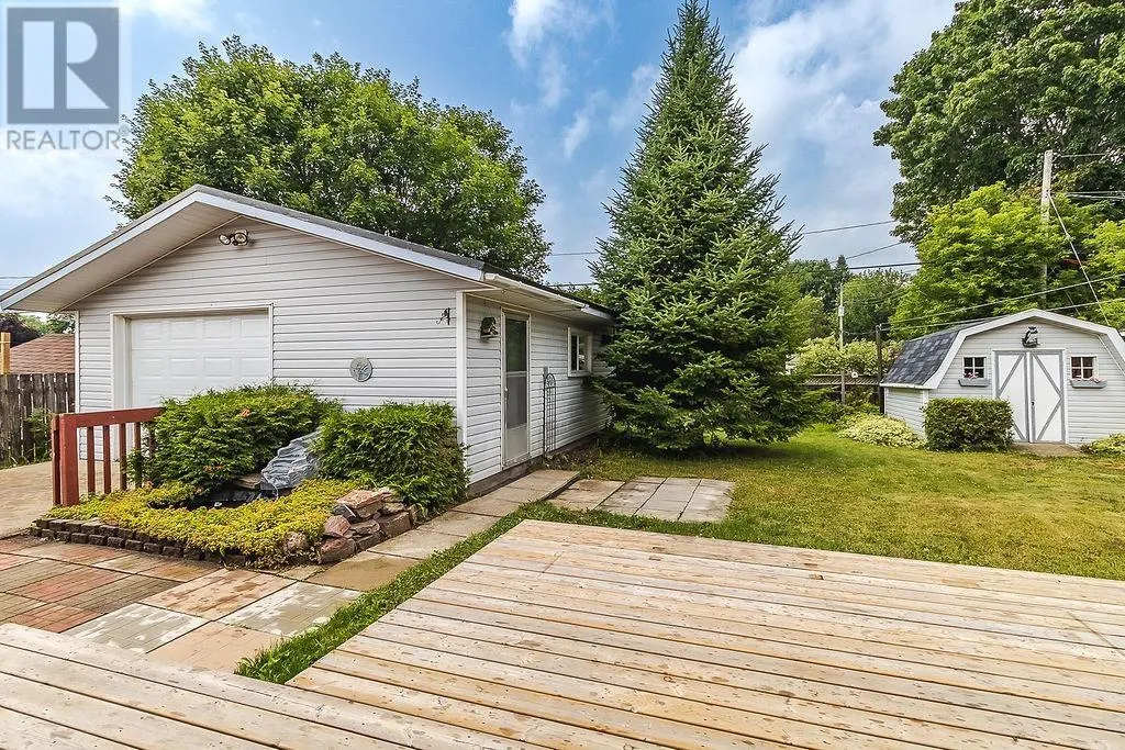 144 Chambers AVE