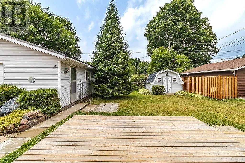 144 Chambers AVE