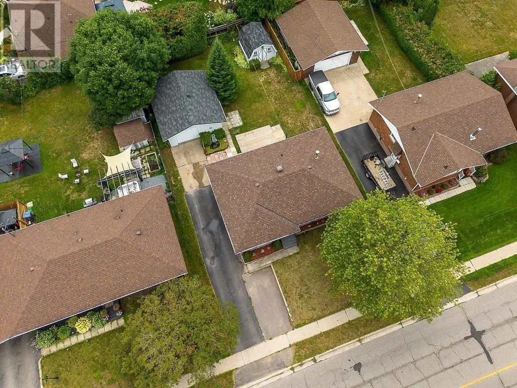 144 Chambers AVE