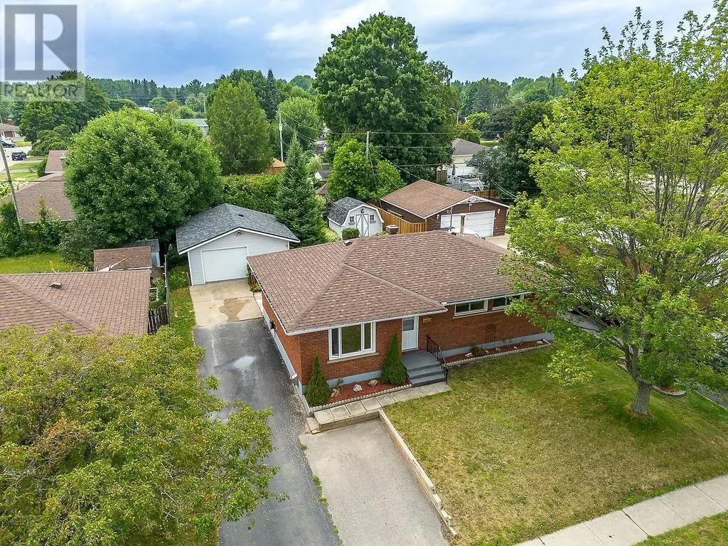 144 Chambers AVE