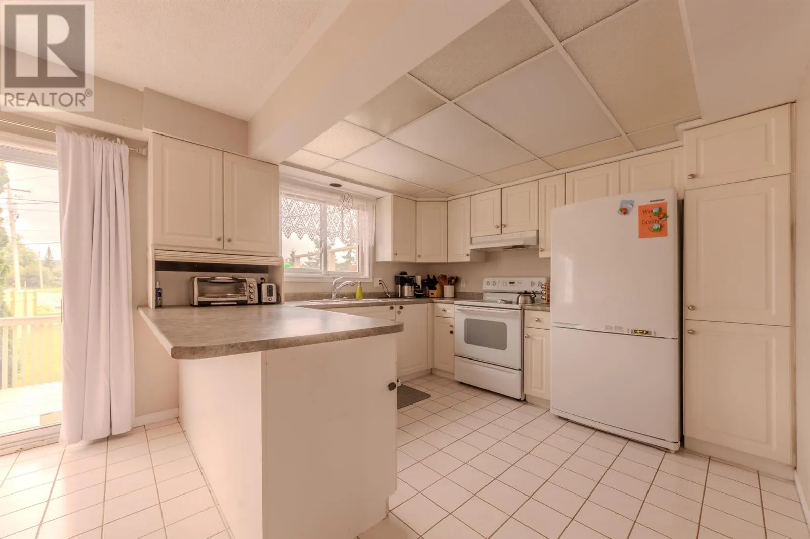 300 Rossmore RD
